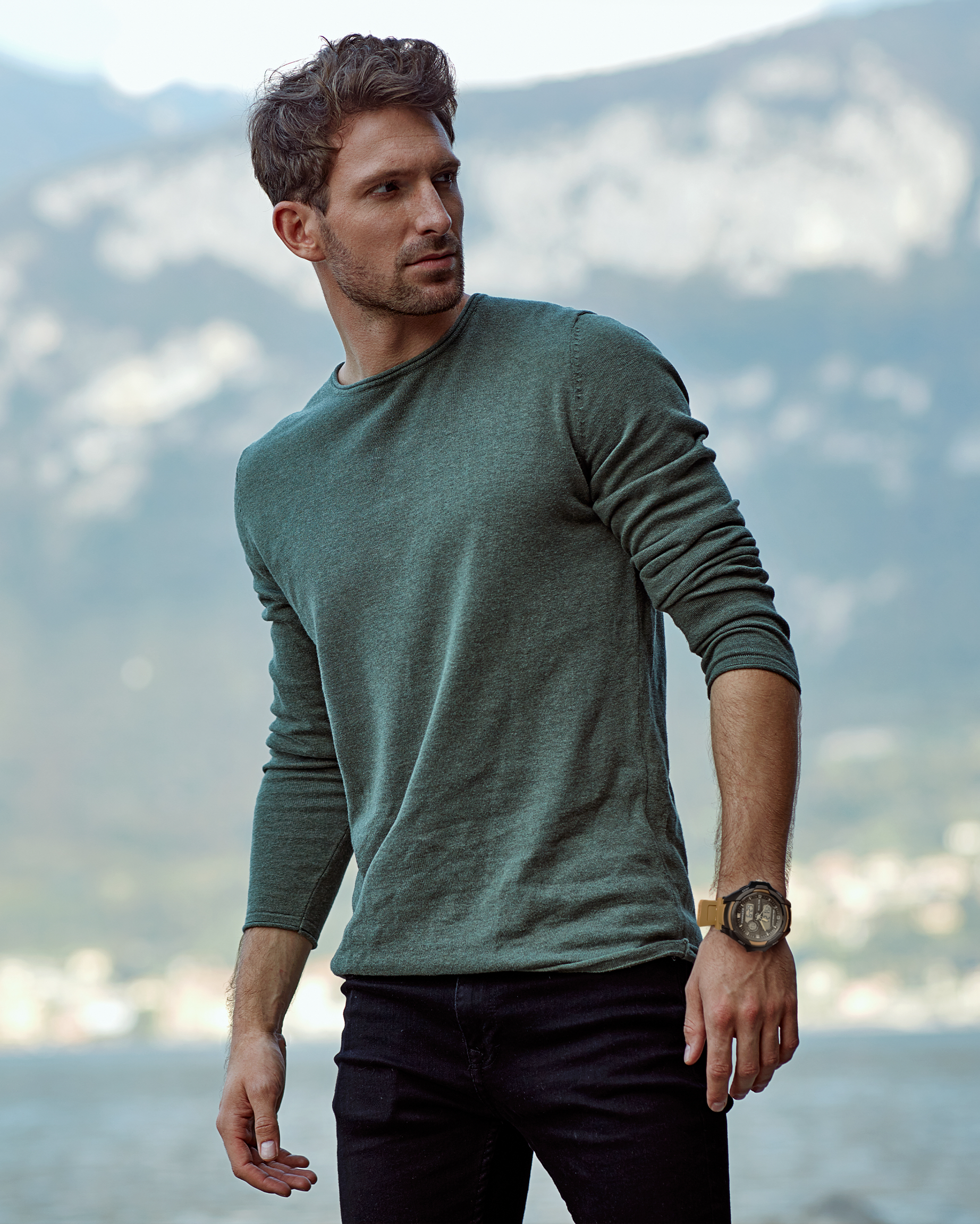 Sahara watch lifestyle model shot - Offroad Watch Co.